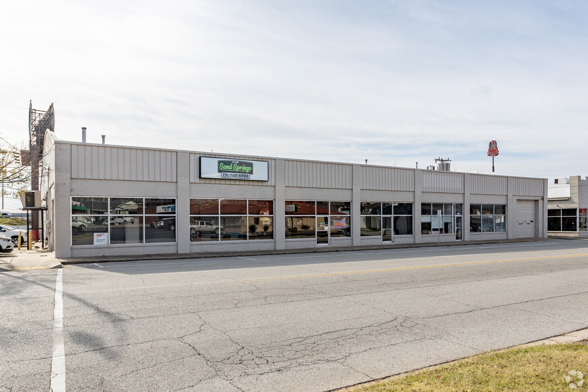 220 E 2nd St, Sand Springs, OK à louer Photo principale- Image 1 de 7