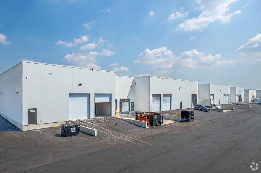 175 Milani Blvd, Vaughan, ON for lease - Building Photo - Image 3 of 3