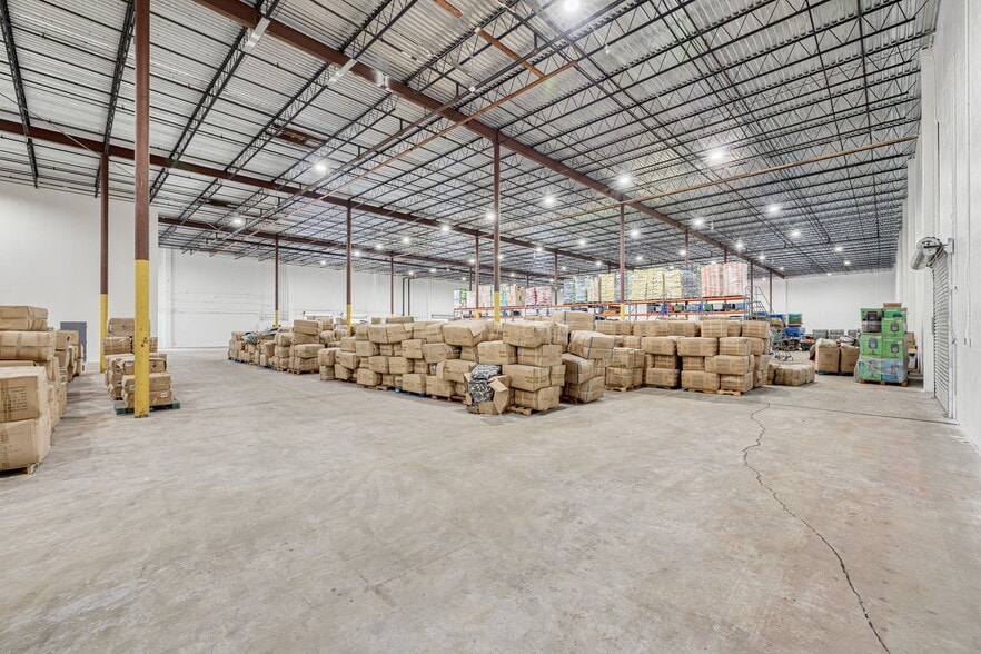 5520 E Giddens Ave, Tampa, FL for lease - Building Photo - Image 3 of 14