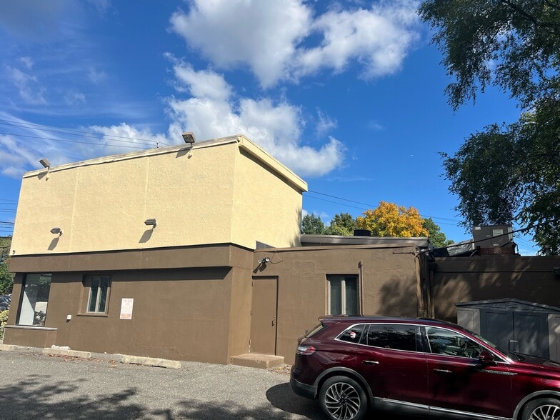 193 Tarrytown Rd, White Plains, NY for sale - Building Photo - Image 2 of 7