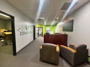 9400 Williamsburg Plaza, Louisville, KY for lease Interior Photo- Image 2 of 8