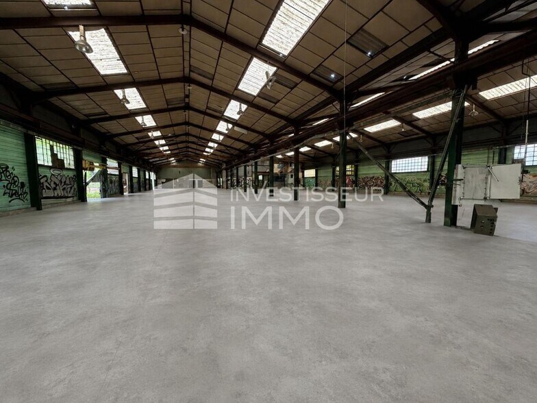 Industrial in Dammarie-les-Lys for sale - Interior Photo - Image 2 of 6