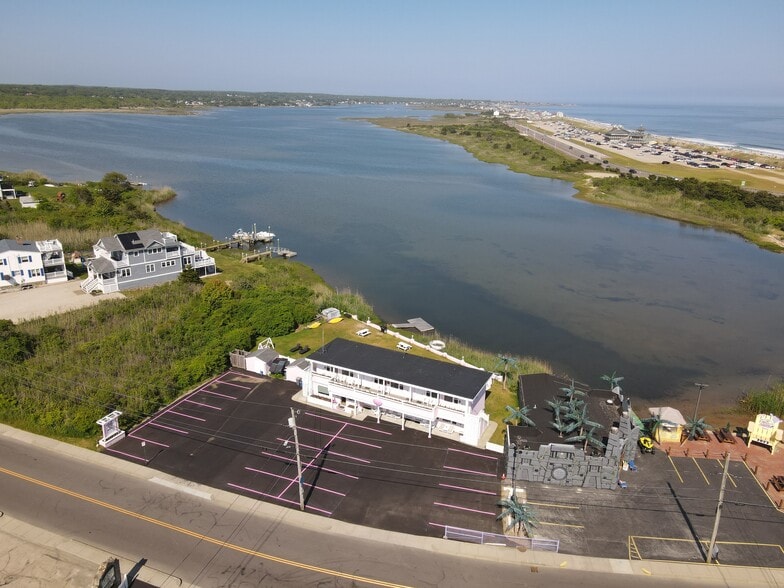 19 Winnapaug Rd, Westerly, RI for sale - Building Photo - Image 3 of 17