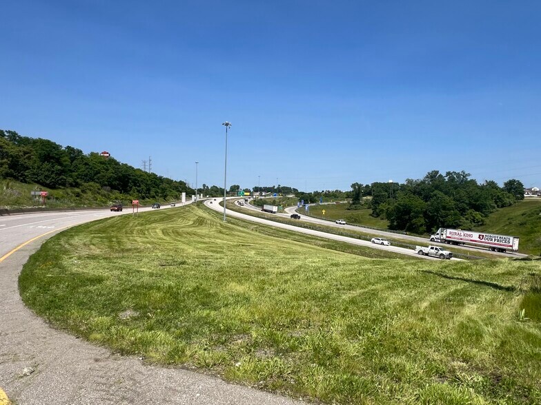 000 Fort Henry Rd, Triadelphia, WV à vendre - Vidéo sur l’inscription commerciale - Image 3 de 45