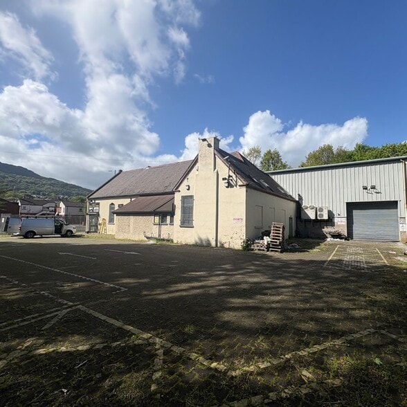 1001 Shore Rd, Newtownabbey à vendre - Photo du bâtiment - Image 2 de 3