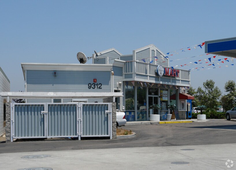 9312 Mission Gorge Rd, Santee, CA à vendre - Photo du bâtiment - Image 2 de 10