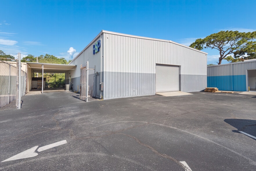 2866 Roosevelt Blvd, Clearwater, FL for lease - Building Photo - Image 2 of 25