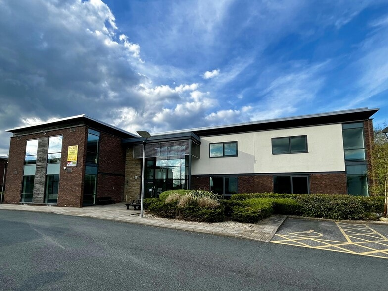 5 Lancaster Way, Yeadon à louer - Photo du bâtiment - Image 1 de 7