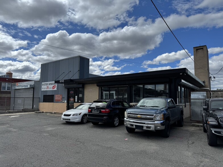 648-658 E Erie Ave, Philadelphia, PA for lease - Building Photo - Image 2 of 12