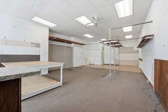 245 Elm St, West Springfield, MA à louer Photo intérieure- Image 1 de 8