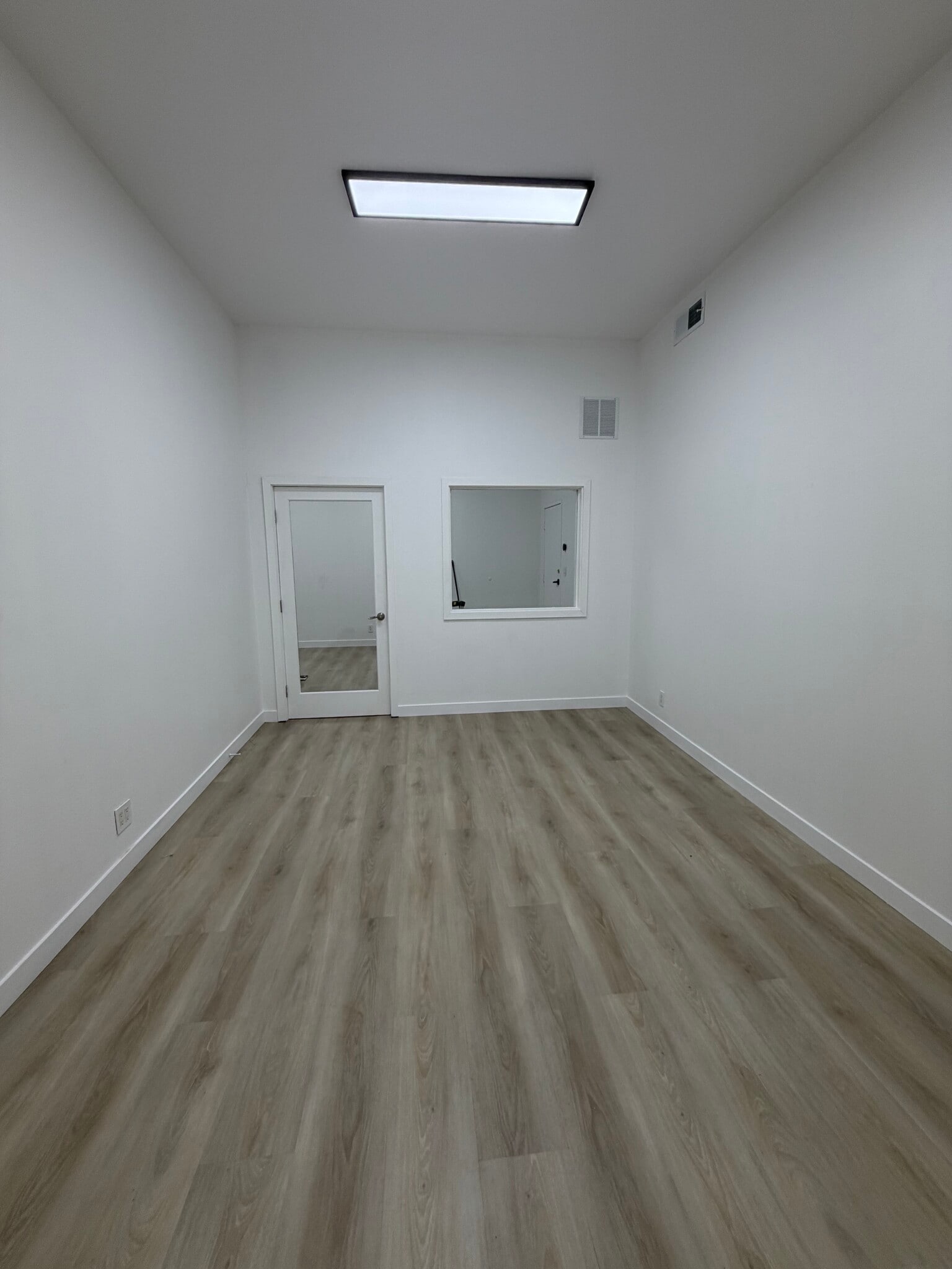 4768 Park Granada, Calabasas, CA for lease Interior Photo- Image 1 of 7