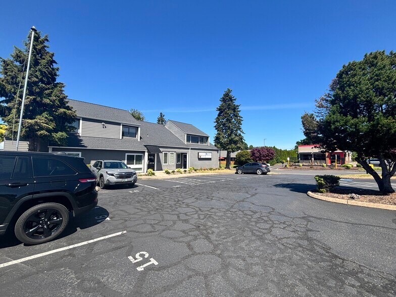 142 Glynbrook St N, Keizer, OR à louer - Photo du bâtiment - Image 2 de 23