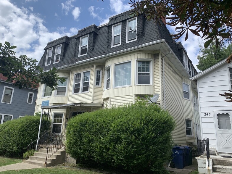 247 W Utica St, Buffalo, NY for sale - Primary Photo - Image 1 of 7
