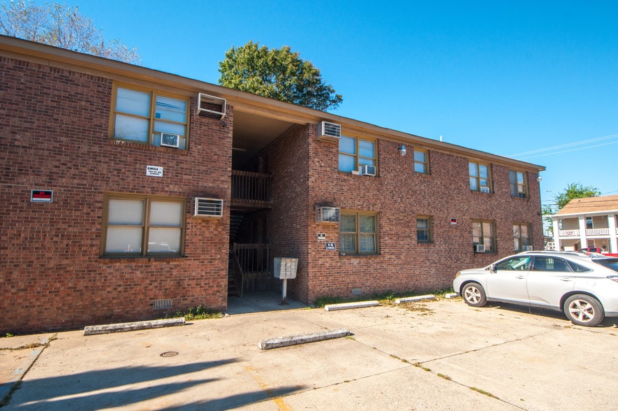 171-179 W Balview Ave, Norfolk, VA for sale - Building Photo - Image 2 of 4