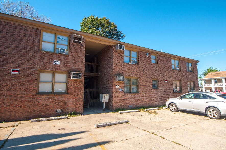 171-179 W Balview Ave, Norfolk, VA à vendre - Photo du bâtiment - Image 2 de 4