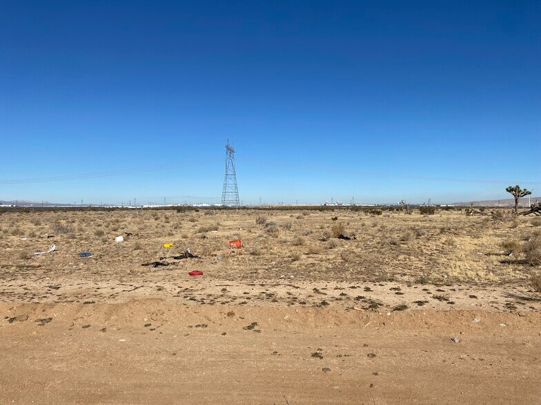 00 Holly Rd, Adelanto, CA for sale - Building Photo - Image 2 of 3