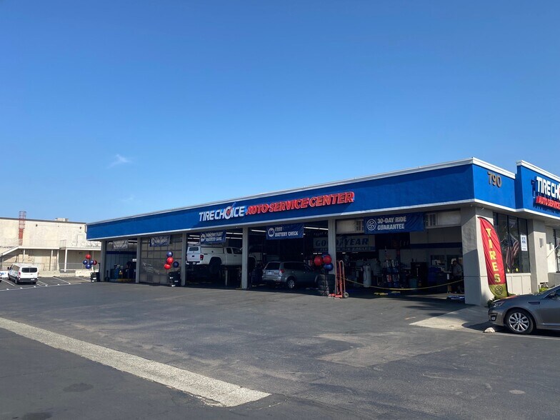 790 N Johnson Ave, El Cajon, CA à vendre - Photo du bâtiment - Image 3 de 7