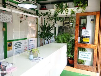 Plus de détails pour Multi-résidentiel à vendre