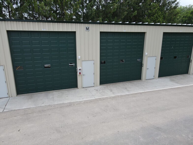 7646 Conifer Ct, De Forest, WI à louer - Photo du bâtiment - Image 3 de 21