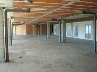 Plus de détails pour Multi-résidentiel à vendre