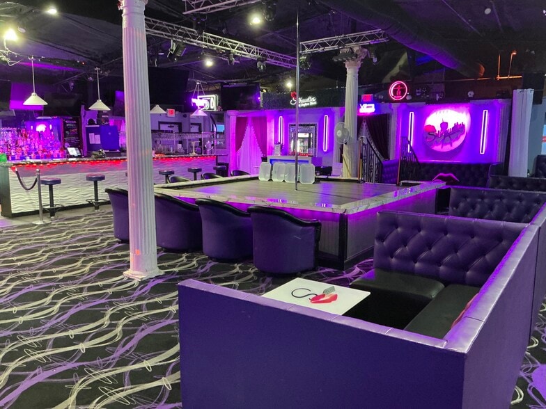 2990 W International Speedway Blvd, Daytona Beach, FL à vendre - Photo du bâtiment - Image 3 de 6