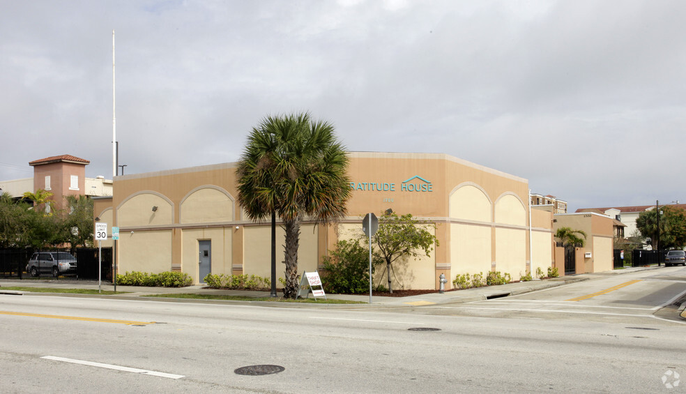 1700 N Dixie Hwy, West Palm Beach, FL for sale - Primary Photo - Image 1 of 1