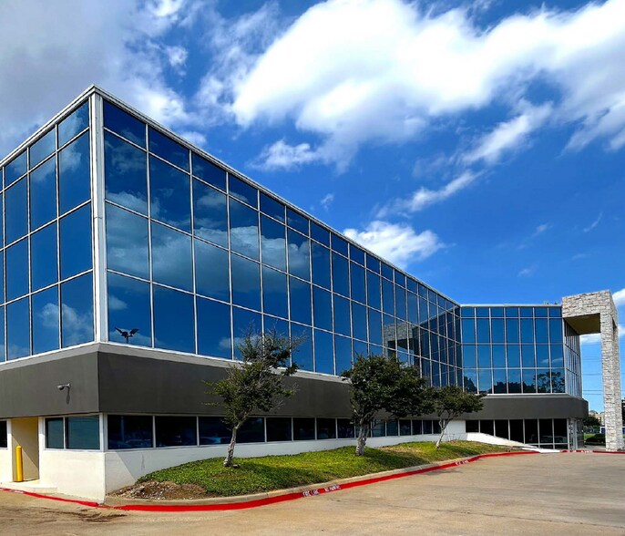 2245 Keller Way, Carrollton, TX à louer - Photo du bâtiment - Image 3 de 12