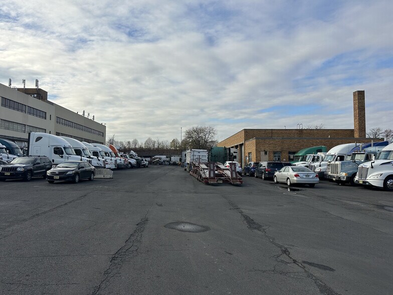 93 Avenue K, Newark, NJ à louer - Photo du bâtiment - Image 3 de 7