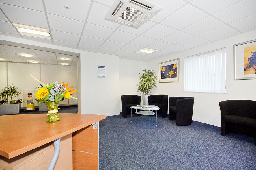 North Esplanade W, Aberdeen for lease - Building Photo - Image 3 of 4