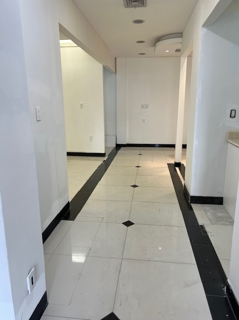 128-138 Mott St, New York, NY 10013 - Unité 507 - - Photo intérieure - Image 1 of 9