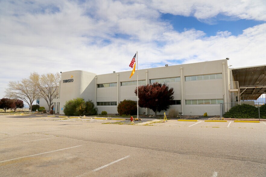 1945 Nm-304 Rd, Belen, NM à louer - Photo du bâtiment - Image 2 de 8