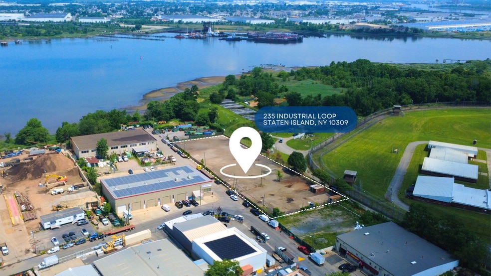 235 Industrial Loop, Staten Island, NY for lease - Building Photo - Image 3 of 11