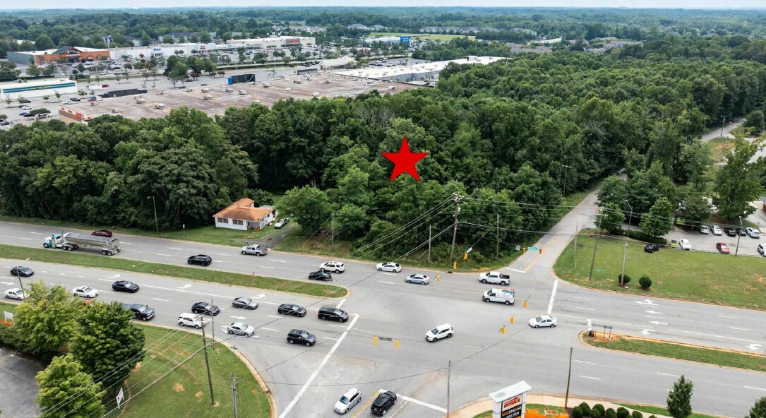 4523 W Wendover Ave, Jamestown, NC à vendre Photo du bâtiment- Image 1 de 4