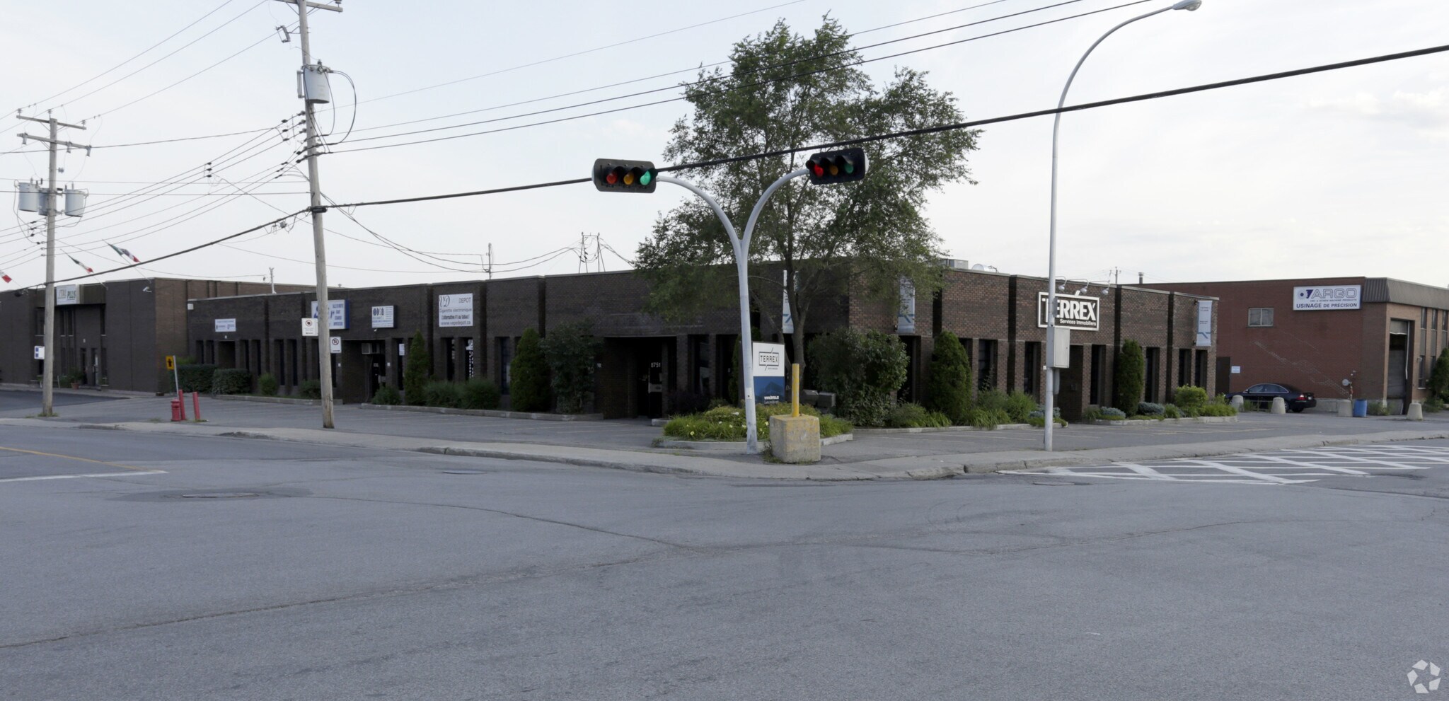 8745-8775 Rue Pascal-Gagnon, Montréal, QC for sale Primary Photo- Image 1 of 1