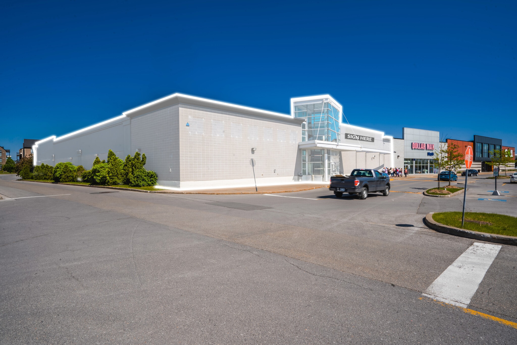 570 Mont Pionniers, Terrebonne, QC for lease Building Photo- Image 1 of 2