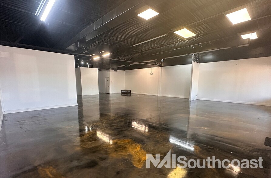 1000-1070 SE Port Saint Lucie Blvd, Port Saint Lucie, FL à louer - Photo du bâtiment - Image 3 de 8