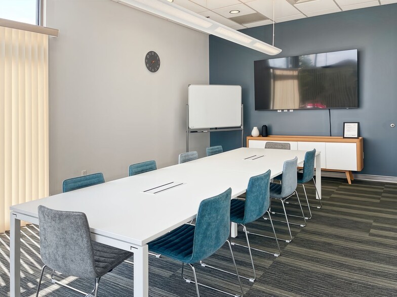 1 Oakwood Dr, Scranton, PA for lease - Interior Photo - Image 2 of 17