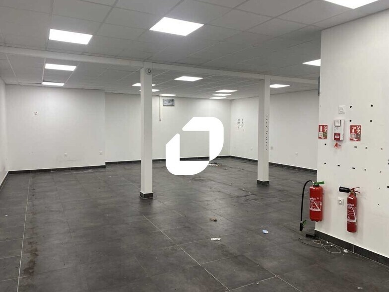 Flex in Arcueil for sale - Interior Photo - Image 1 of 8