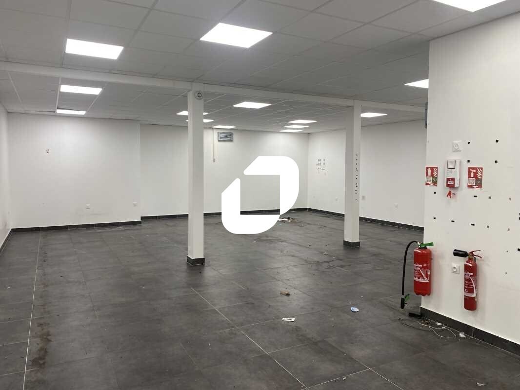 Flex in Arcueil for sale Interior Photo- Image 1 of 9