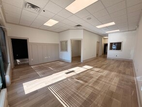 147 Reinhardt College Pky, Canton, GA à louer Photo intérieure- Image 2 de 6