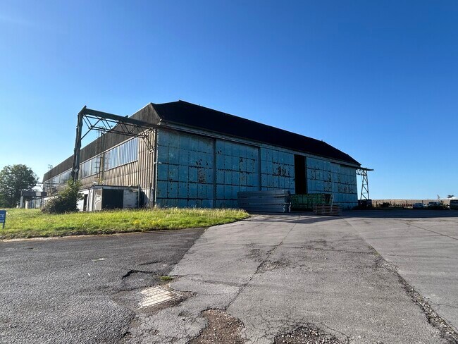 More details for C2 Wroughton Airfield Orbital Rd, Wroughton - Industrial for Lease