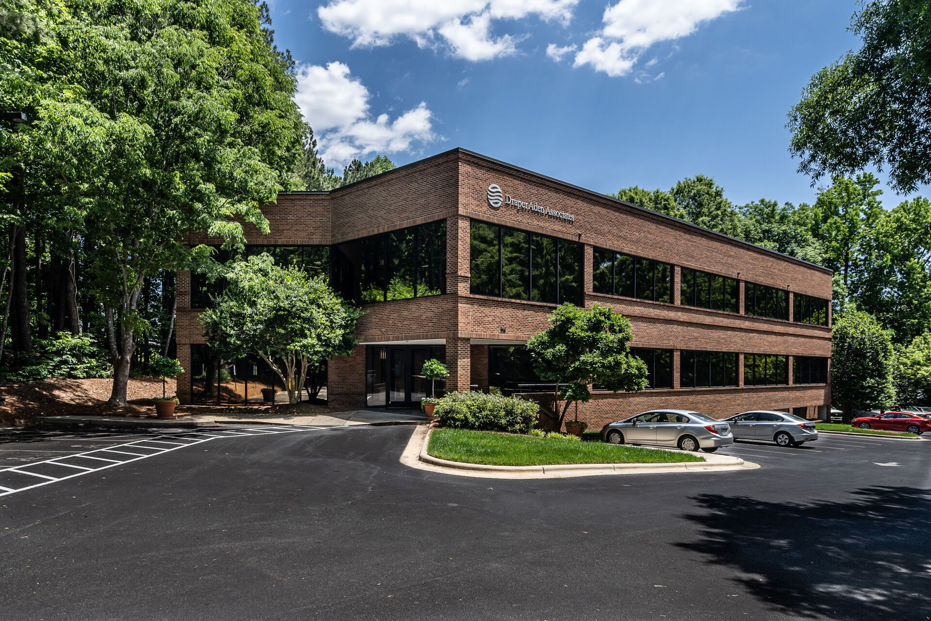 114 Edinburgh Dr S, Cary, NC for lease Primary Photo- Image 1 of 10