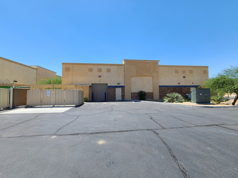 30900 Date Palm Dr, Cathedral City, CA for lease - Building Photo - Image 2 of 7