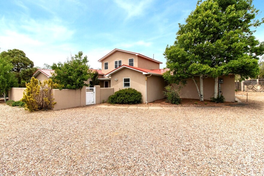 103 Tierra Rica Dr, Santa Fe, NM à vendre - Photo du bâtiment - Image 3 de 40