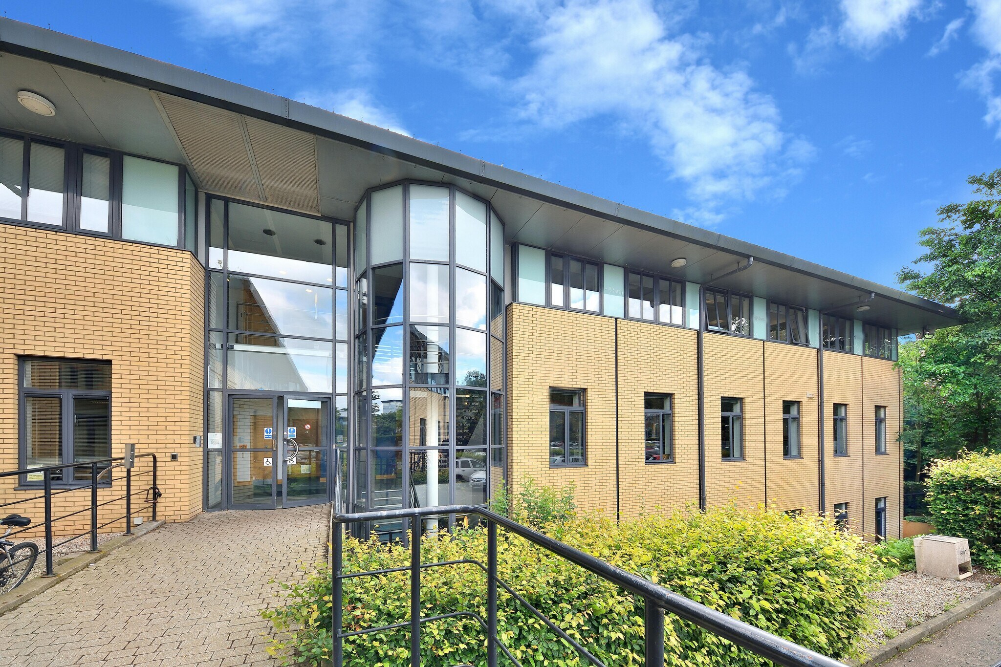 597 Calder Rd, Edinburgh à louer Photo du bâtiment- Image 1 de 9