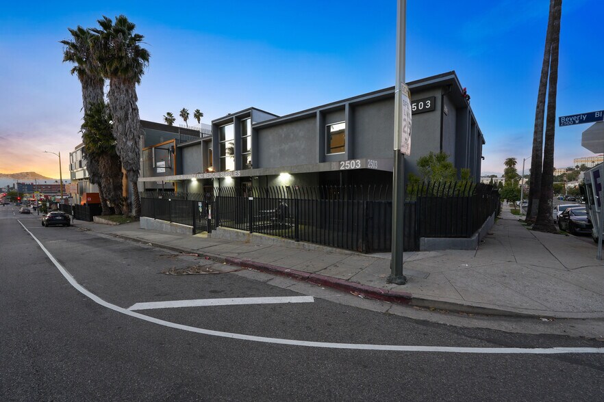 2503 Beverly Blvd, Los Angeles, CA à vendre - Photo du bâtiment - Image 3 de 26
