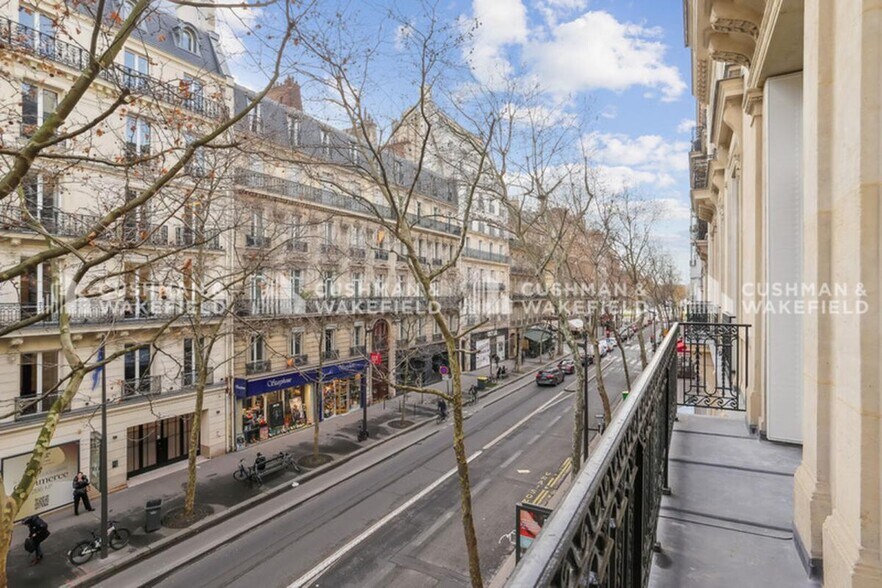 57 Avenue Franklin D. Roosevelt, Paris à louer - Photo du bâtiment - Image 3 de 5