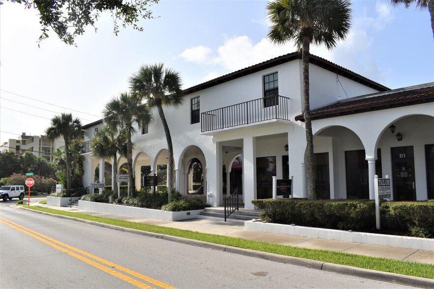 2855 Ocean Dr, Vero Beach, FL for lease - Building Photo - Image 1 of 7