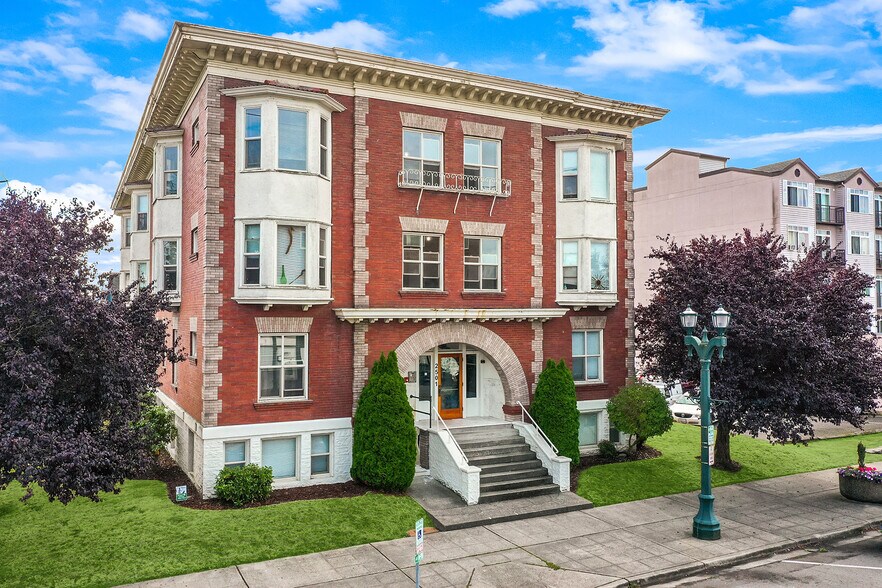 2501 Colby Ave, Everett, WA à vendre - Photo principale - Image 1 de 19