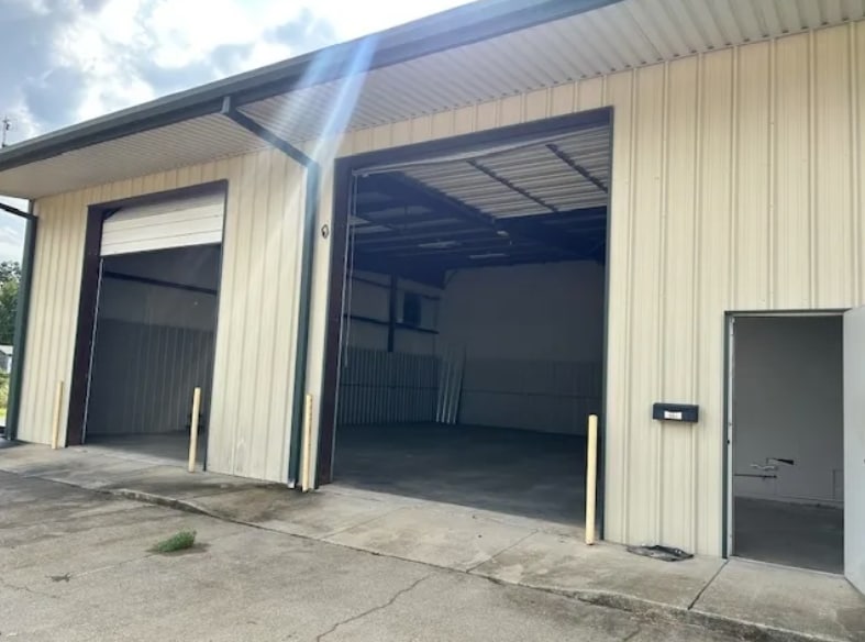 1070 Pearl Dr, Bossier City, LA for lease - Building Photo - Image 3 of 11
